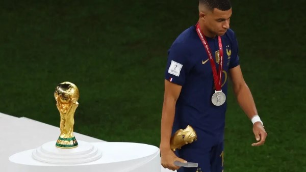 رسالة مبابي المفاجئة إلى الجماهير الفرنسية بعد إسدال الستار على كأس العالم
