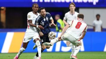 ريمونتادا تاريخية للأرجنتين تطيح بإنجلترا وتضع ميسي في نهائي كأس العالم 2026