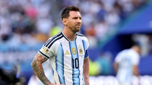 فيفا يختار ليونيل ميسي الأفضل في مواجهة الأرجنتين ضد المنتخب المصري
