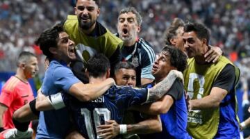 فيفا يكشف عن هوية أفضل لاعب في قمة الأرجنتين وإنجلترا المونديالية