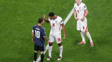 لاوتارو مارتينيز يضع الأرجنتين على أعتاب نهائي كأس العالم بثنائية ضد إنجلترا