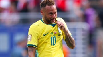 مستقبل نيمار مع المنتخب البرازيلي يثير تساؤلات واسعة بعد الإقصاء من المونديال