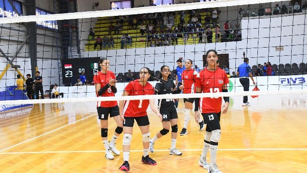 مصر تضرب موعداً مع تونس في نهائي أفريقيا للكرة الطائرة للناشئات