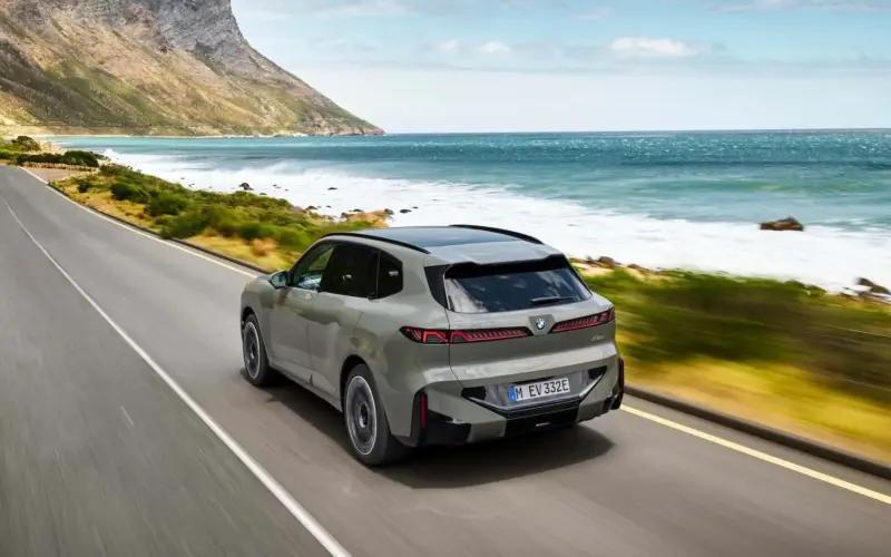 مواصفات BMW iX5 الكهربائية الجديدة تثير جدلاً واسعاً بين عشاق السيارات الفارهة
