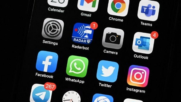 مواصفات أول جهاز لوحي مقاوم للماء من أبل وأسرار إطالة عمر البطارية