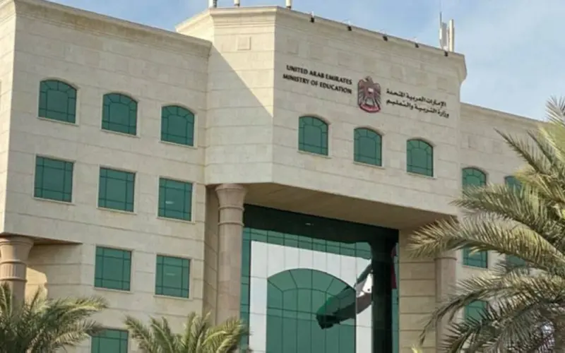 1.2 مليون طالب وطالبة ينتظمون في الفصول الدراسية بجميع المدارس اليوم