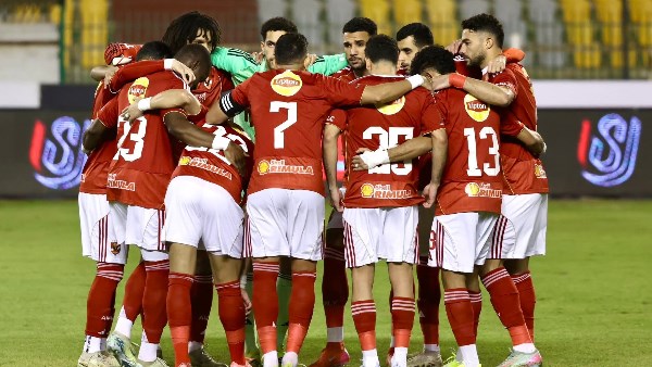 أبو المعاطي زكي يكشف كواليس تعثر مفاوضات تجديد عقود رباعي الأهلي البارز