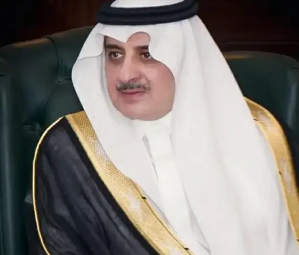 أمير تبوك يعزي مدير تنشيط الاستثمار والسياحة بوفاة والدته في لفتة إنسانية