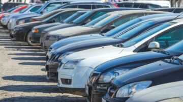 إجراءات قانونية جديدة لنقل ملكية المركبات في السعودية تفرض شروطاً ومستندات إضافية