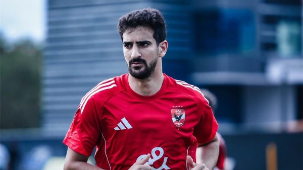 الأهلي يحدد بديلًا أفريقيًا لتعويض رحيل محمد علي بن رمضان المرتقب للشمال القطري