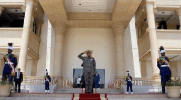 البرهان يعود لمزاولة مهامه من داخل القصر الجمهوري في العاصمة الخرطوم