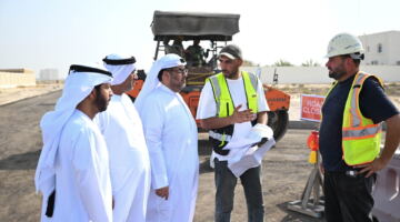 بلدية الحمرية ترفع حالة الاستعداد الميداني لاستقبال موسم العودة للمدارس في الإمارة
