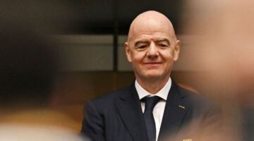 تطورات غير متوقعة في أزمة دعم الاتحاد اليوناني لترشح جياني إنفانتينو لرئاسة الفيفا