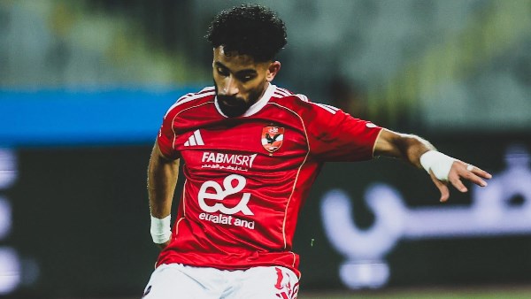 تفاصيل الراتب السنوي الجديد لنجم الأهلي مروان عطية بعد تمديد تعاقده الأخير