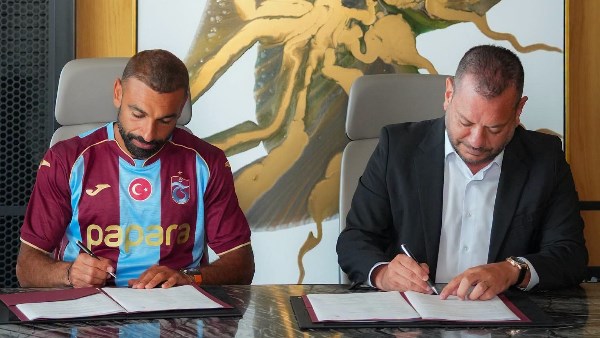 تفاصيل العقد التاريخي لانتقال محمد صلاح إلى صفوف نادي طرابزون سبور التركي