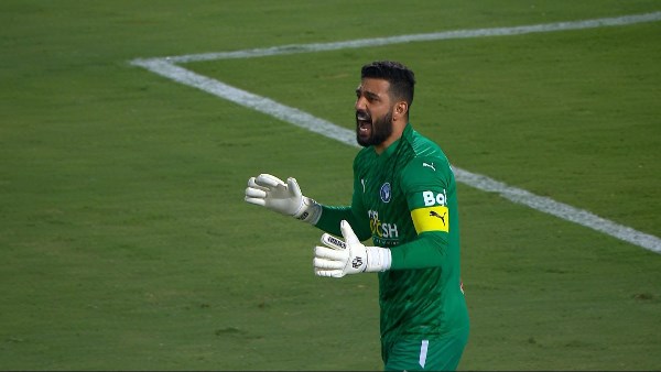 خالد الغندور يكشف هوية الحارس الأساسي لتشكيل الأهلي في بداية الموسم الجديد