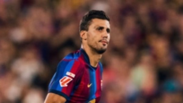رودري يكشف كواليس ظهوره الأول بقميص برشلونة بعد الفوز على أتلتيك بيلباو