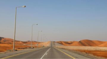 شراكة استراتيجية بين الرياض ومسقط لإنشاء ممر بري يغير خريطة النقل الإقليمية