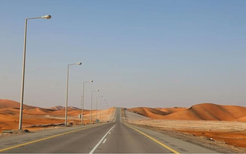 شراكة استراتيجية بين الرياض ومسقط لإنشاء ممر بري يغير خريطة النقل الإقليمية