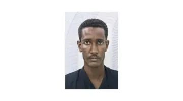 قصة مؤثرة لسوداني وافته المنية في رفحاء تاركاً خلفه ابنين يواجهان مصير الغربة