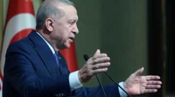 مبادرتان تركيتان تثيران الجدل وتخطفان أنظار المحللين وسط تحولات سياسية متسارعة