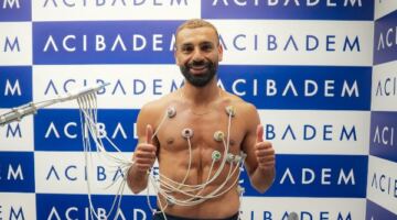 محمد صلاح يقترب من ارتداء قميص طرابزون سبور بعد اجتياز الفحوصات الطبية بتركيا
