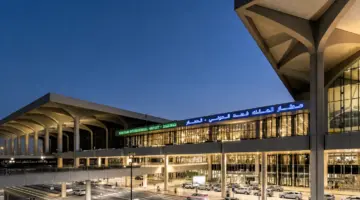 مطار الملك فهد يوثق جماليات المنطقة الشرقية في معرض استثنائي لصور المسافرين