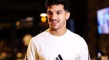 منصف بقرار يكسر صمته ويكشف كواليس انضمامه الأول لمعسكر الأهلي في إسبانيا