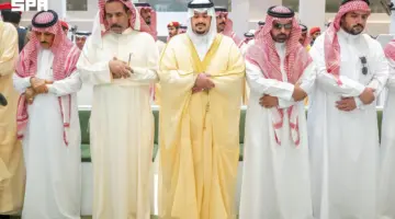 نائب أمير الرياض يتقدم المصلين في جنازة مدير شرطة المنطقة الأسبق