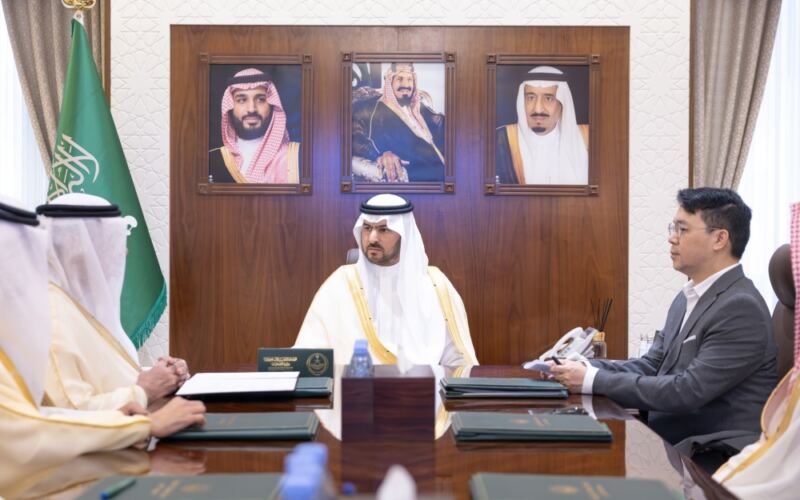 نائب أمير الشرقية يراجع ملامح خطة التطوير الجديدة لمشروع المدينة العالمية بالدمام