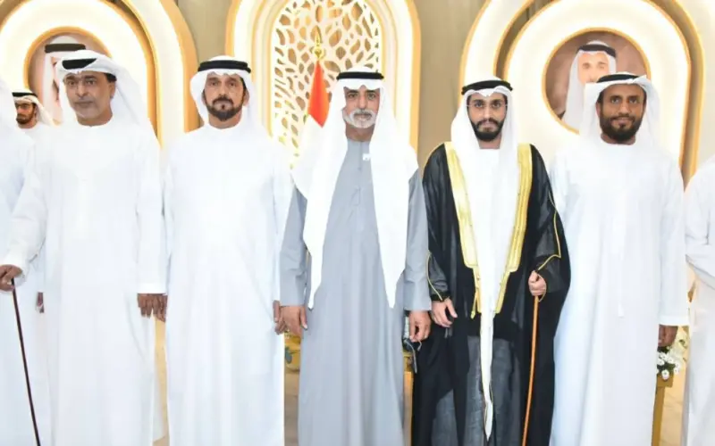 نهيان بن مبارك يشارك أبناء الإمارات فرحتهم في احتفالات اجتماعية بأبوظبي والعين