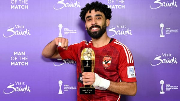 الأهلي يخطط لتعديل عقود محمد عبد الله وحمزة علاء بقرار إداري جديد