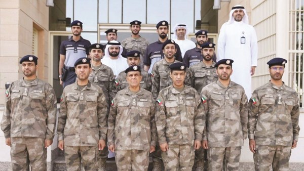 الراشدي يطلع على كفاءة الأداء التشغيلي في مركز شرطة فلج هزاع الميداني