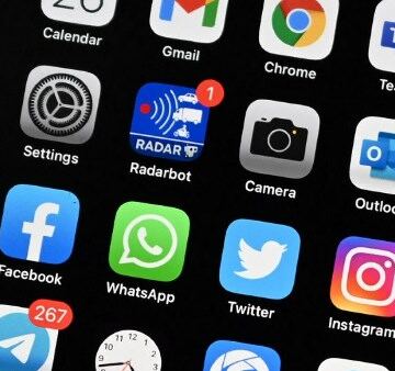 ثورة في عالم الهواتف الذكية وأصغر حاسوب محمول يظهر بتصميم فائق النحافة