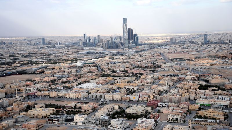 حقيقة الفيديو المتداول حول استهداف مطار الرياض من قبل جماعة الحوثي