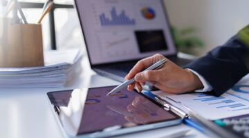 مستقبل الهواتف القابلة للطي يضع أجهزة التابلت التقليدية في مواجهة وجودية صعبة