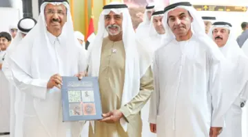 نهيان بن مبارك يتفقد أجنحة معرض أبوظبي الدولي للكتاب في دورته الحالية