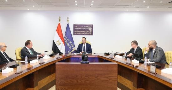 وزير الاتصالات يفتح آفاقاً جديدة لجذب الاستثمارات العالمية لقطاع التعهيد المصري